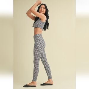 High-Waist Gingham Leggings - Black & White